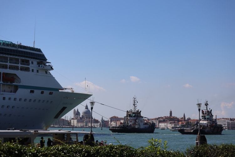 Venice cruise ships 